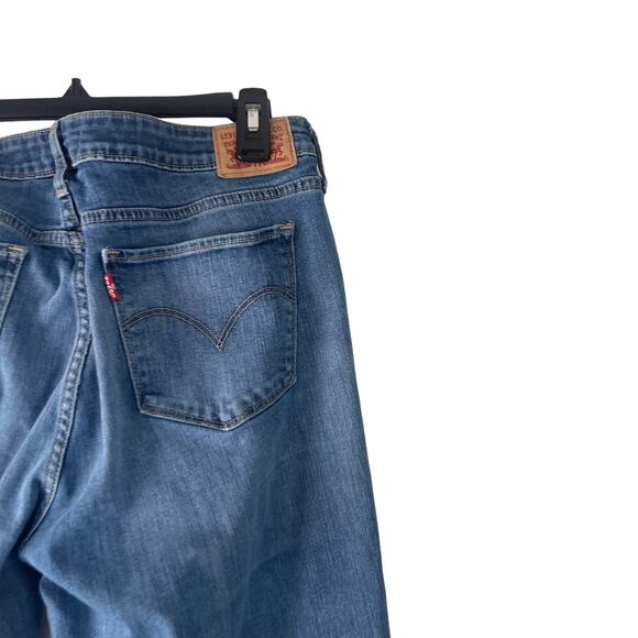 Levi's 712 Slim Women's Size 33 X 32 Medium Wash Straight Jeans - Picture 6 of 11